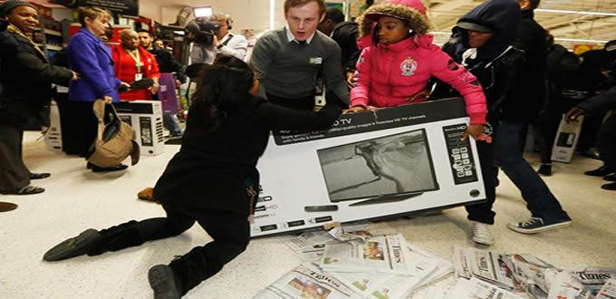 El furor del ‘Black Friday’ vuelve locos a los ingleses