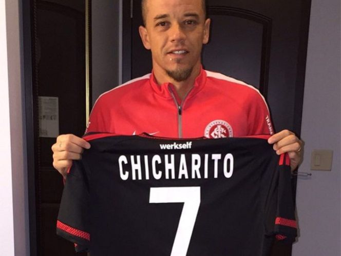 Presume en redes D’Alessadro playera de el Chicharito 