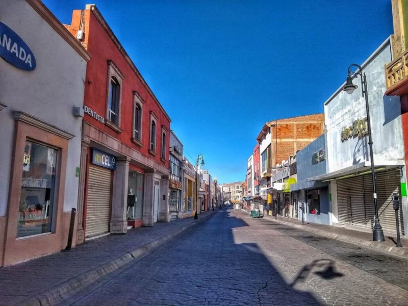 Cerró paso en calle Ojinaga para favorecer sana distancia