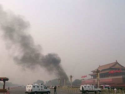 Atentado en plaza de Tiananmen; 5 muertos