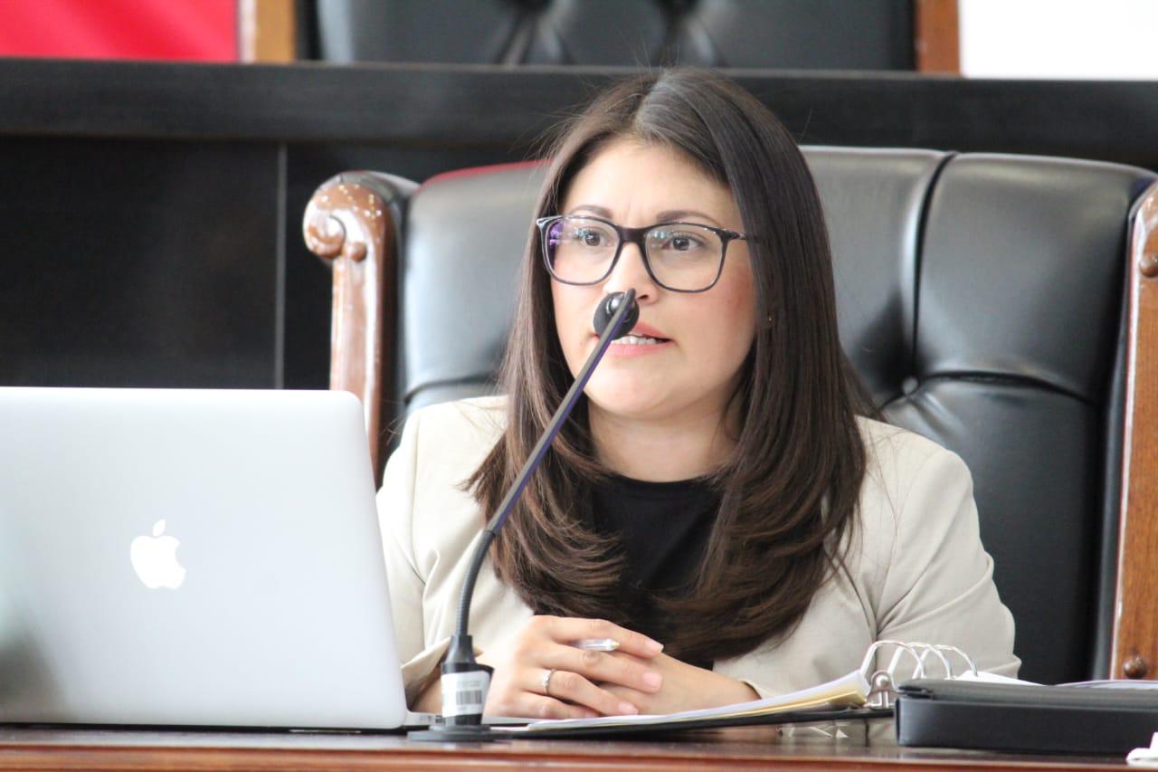 Aprueban Reglamento para la Ley de Adquisiciones: Rocío González  