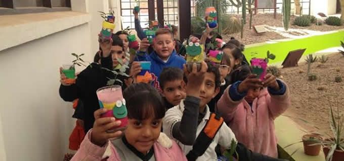 Imparten taller de reciclaje a estudiantes