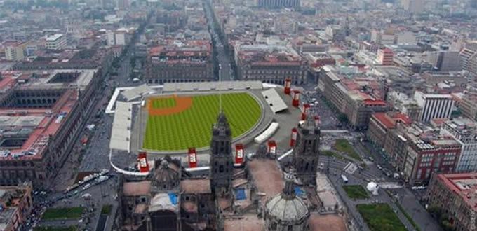 Transforman el Zocalo en diamante de beisbol 