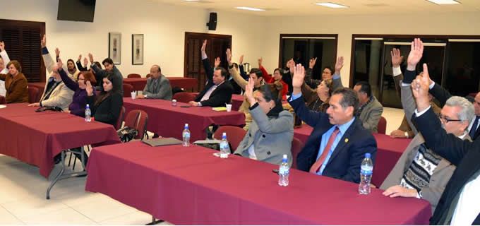 Eligen a Alba Flores presidenta del Colegio de Abogados