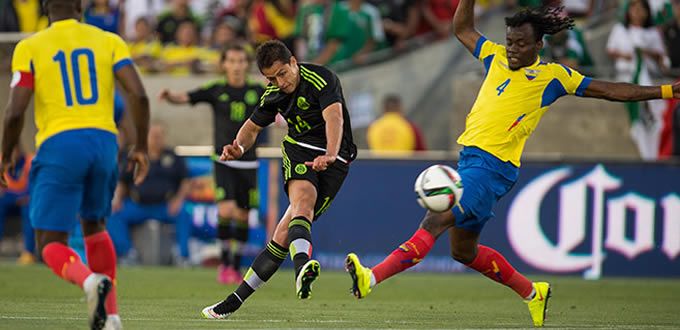 Chicharito anota y México derrotó a Ecuador 