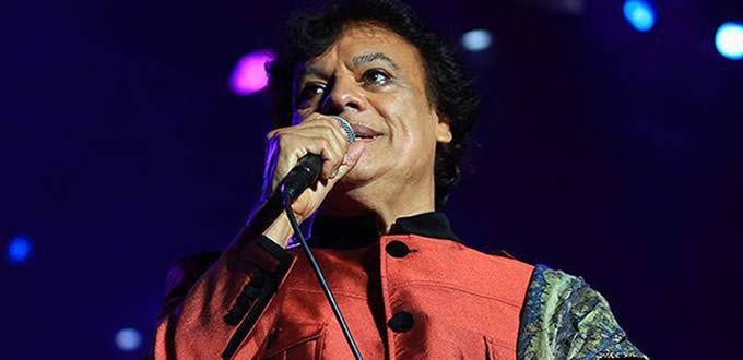 Juan Gabriel es recibido con cariño en Argentina