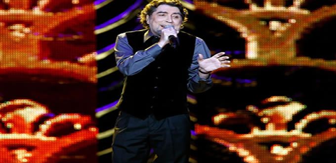 Joaquín Sabina interrumpe ´show´ en Madrid por problemas de salud