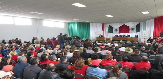 Sesiona Congreso en Cuchillo Parado