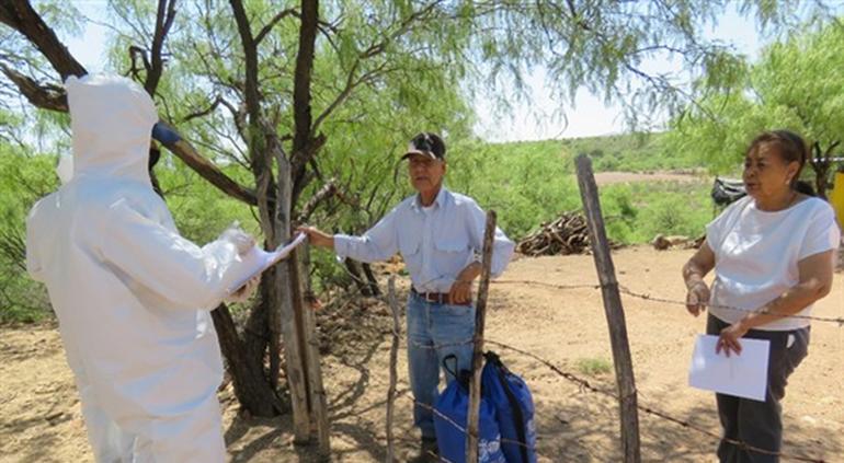 Entregan más de 2 mil becas académicas y alimentarias en zona rural