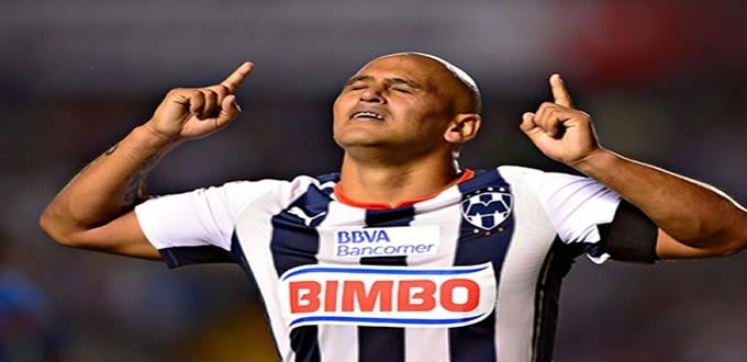 Suazo pone fin a su etapa en Monterrey