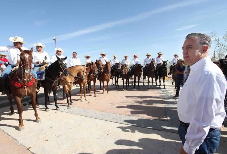 Da Serrano banderazo a la Cabalgata Villista