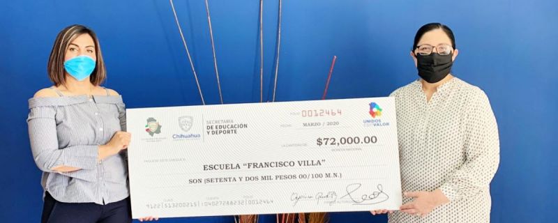 Paty Jurado entrega apoyo de 72 mil pesos a escuela de Ascensión