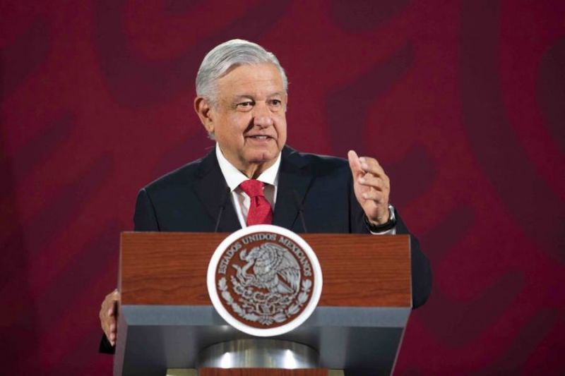 Anuncia AMLO reducción de sueldo a altos funcionarios