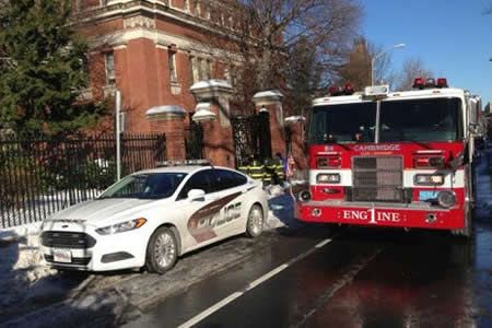 Evacuan 4 edificios de Harvard por supuesta presencia de explosivos