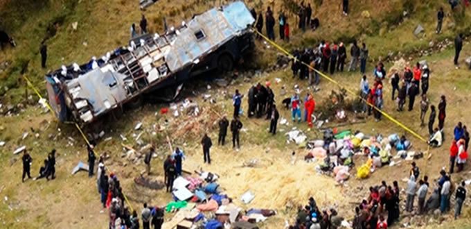 Deja 17 muertos accidente en Perú; la mayoría niños