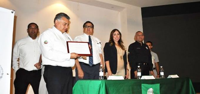 Entrega SEMARNAT Chihuahua certificado de ´Escuela Verde´