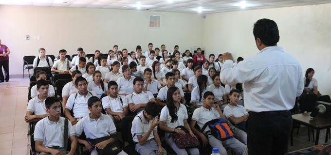 Llega Libres de Prisiones a 700 alumnos de la Secundaria Técnica 29