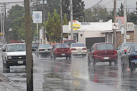 Pide Vialidad manejar con precaución por lluvias