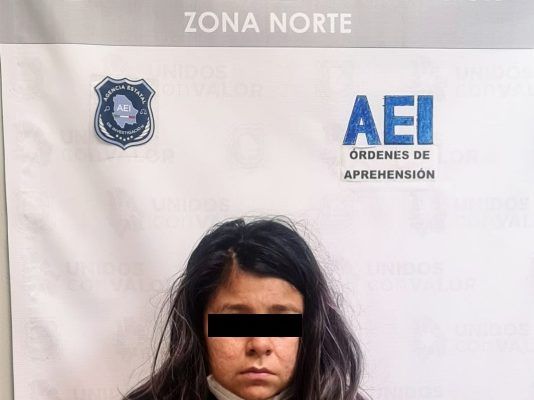 Cumplimentan orden de aprehensión a mujer por homicidio de hijastro de 2 años de edad