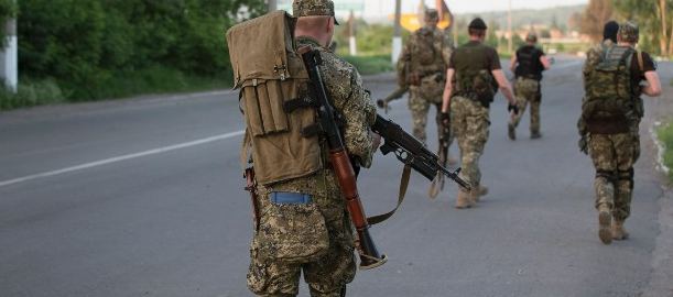 Rusia dice que evacúa sus tropas lejos de Ucrania; la OTAN no ve señales de retirada