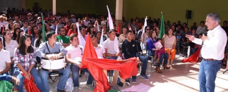 Cuidaré de la seguridad de sus familias: Enrique Serrano a delegados de Valle de Allende