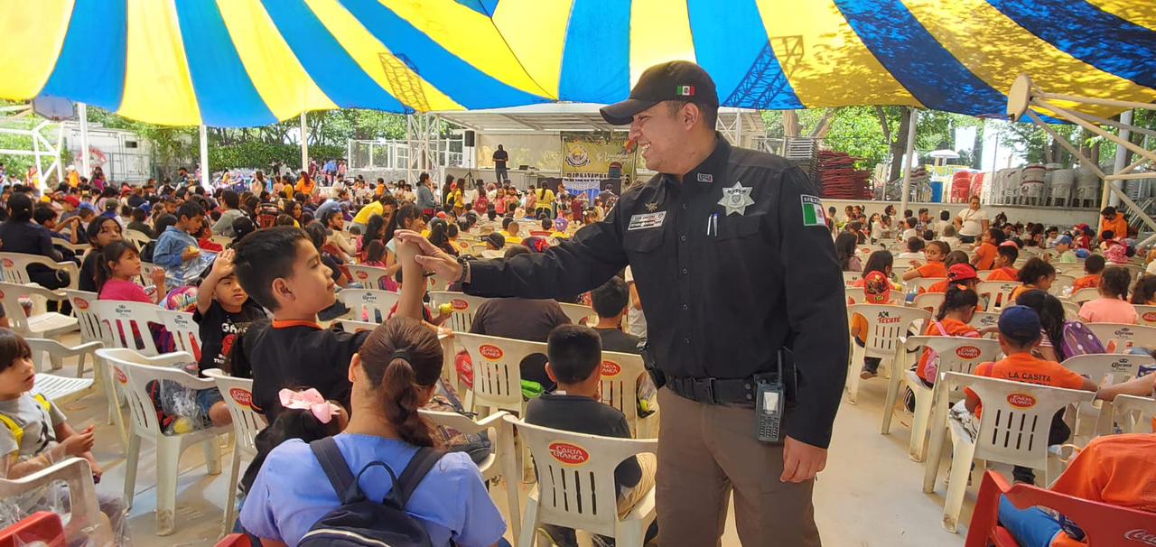 Conviven elementos de la SSPE con niños de kinder y primaria