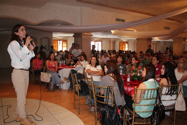 Propone Daniela Garza facilitar créditos comerciales.