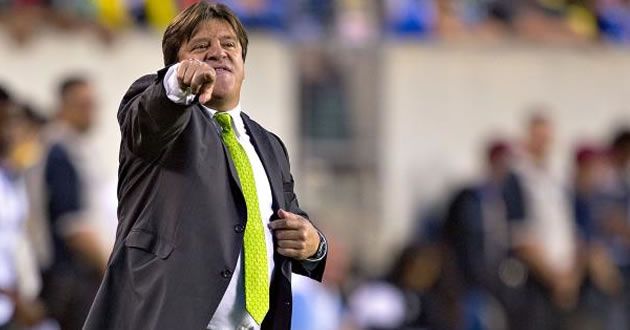 Destituyen a Miguel Herrera de México tras agresión