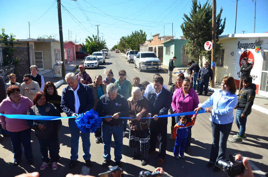 Entrega Alcalde pavimentación en Col. Tierra y Libertad.