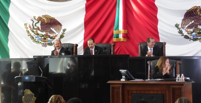 Inicia Sesión Solemne en Congreso