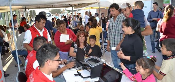 Reúne Teporaca Romero diversas dependencias Gubernamentales en la Colonia Revolución