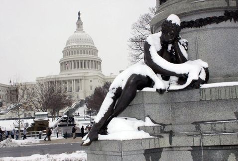 Tormenta de nieve paraliza Washington