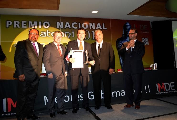 Recibe Andreu Premio Nacional Tlatoani 2015