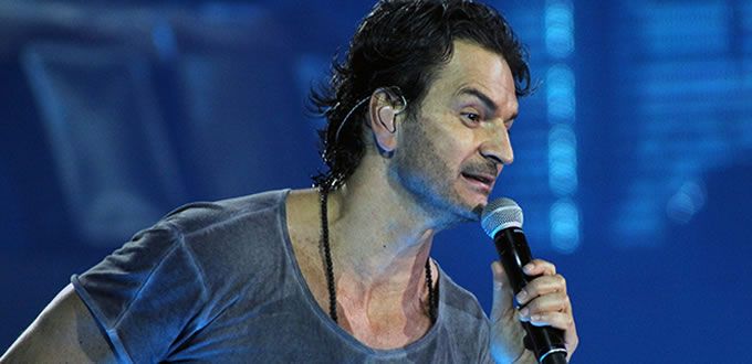 Ricardo Arjona pide la renuncia del presidente de Guatemala