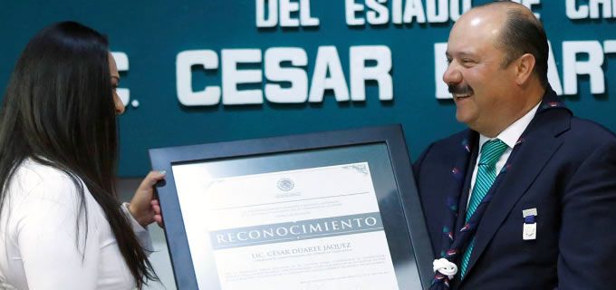 Recibe Duarte reconocimiento de la Comisión del Medio Ambiente