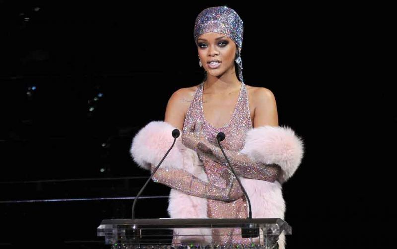 Rihanna recibe Premio Ícono de la Moda