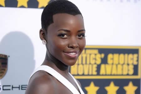 Actriz Mexicana Lupita Nyong´o, sorpresa del Oscar