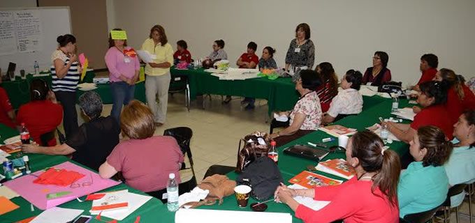 Reciben curso Escuela para Padres 40 mujeres de Centros Comunitarios del Estado