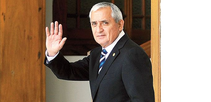 Renuncia Presidente de Guatemala por corrupción