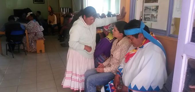 Se reúne diputado con gobernadores indígenas de la Sierra Tarahumara