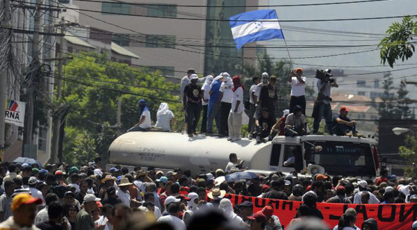 Honduras abordan de lleno restitución de Zelaya