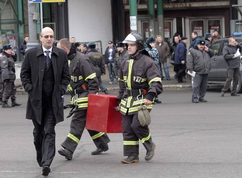 Dos estallidos en el metro de Moscú:  33 muertos y 18 heridos