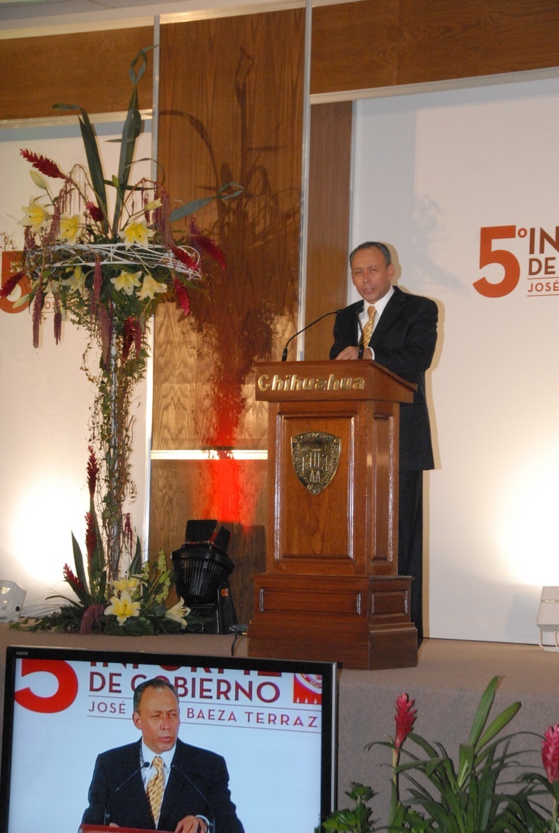 Presenta JRBT su 5º informe regional en Parral